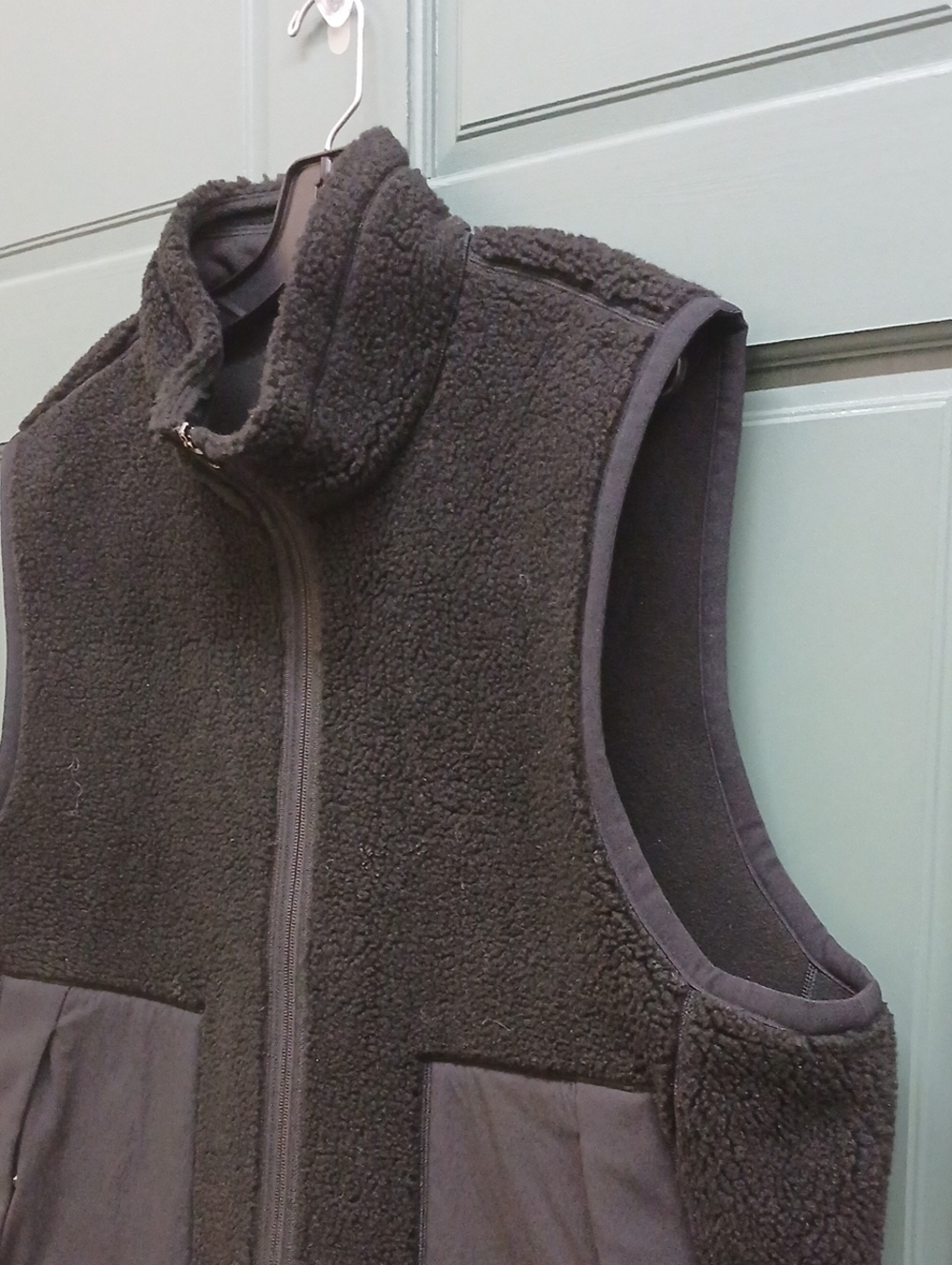 lululemon athletica High Pile Black Sherpa Fleece Vest Size XXL - Picture 2 of 8